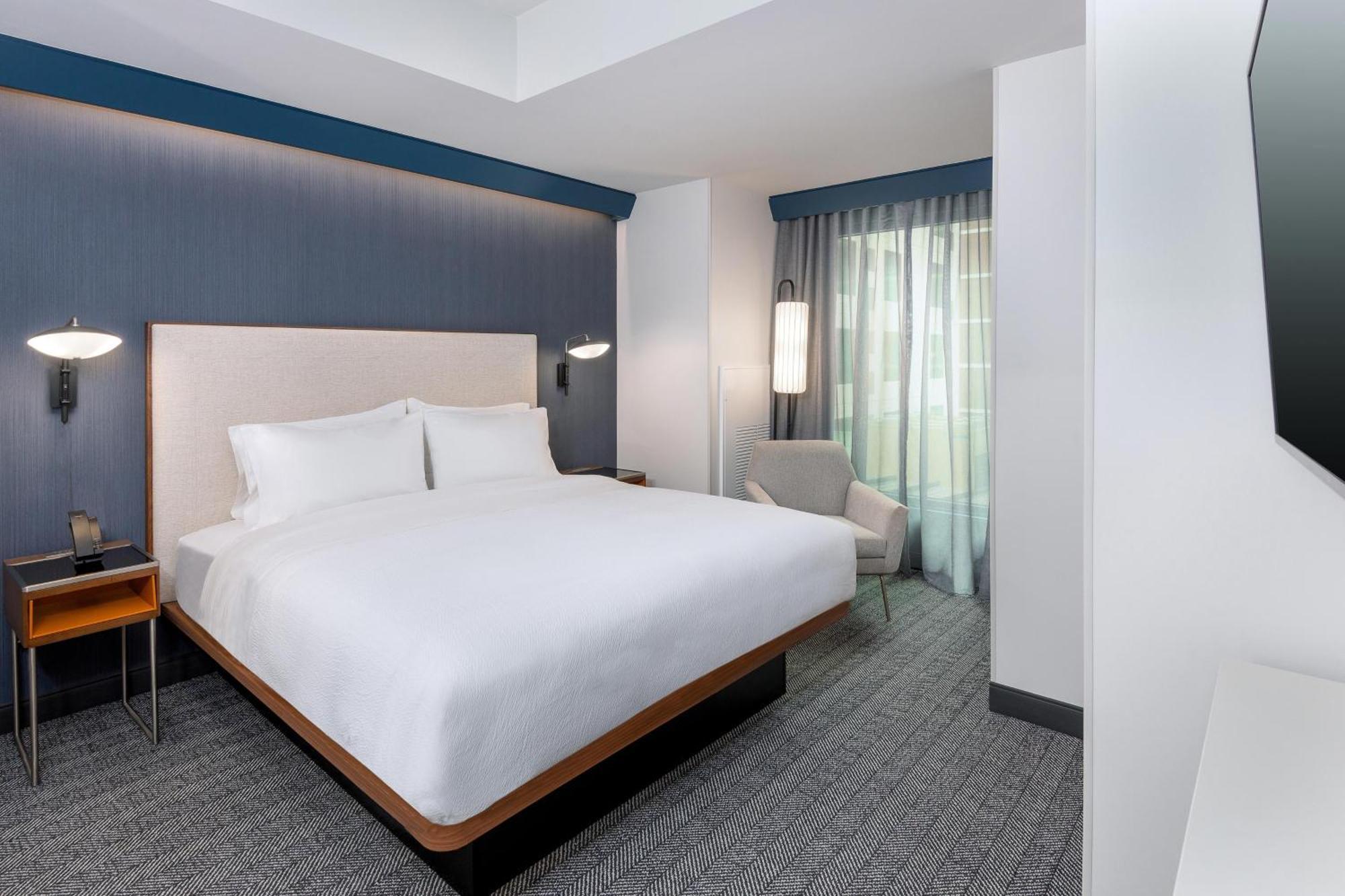 Courtyard By Marriott Atlanta Midtown Hotel Exterior foto