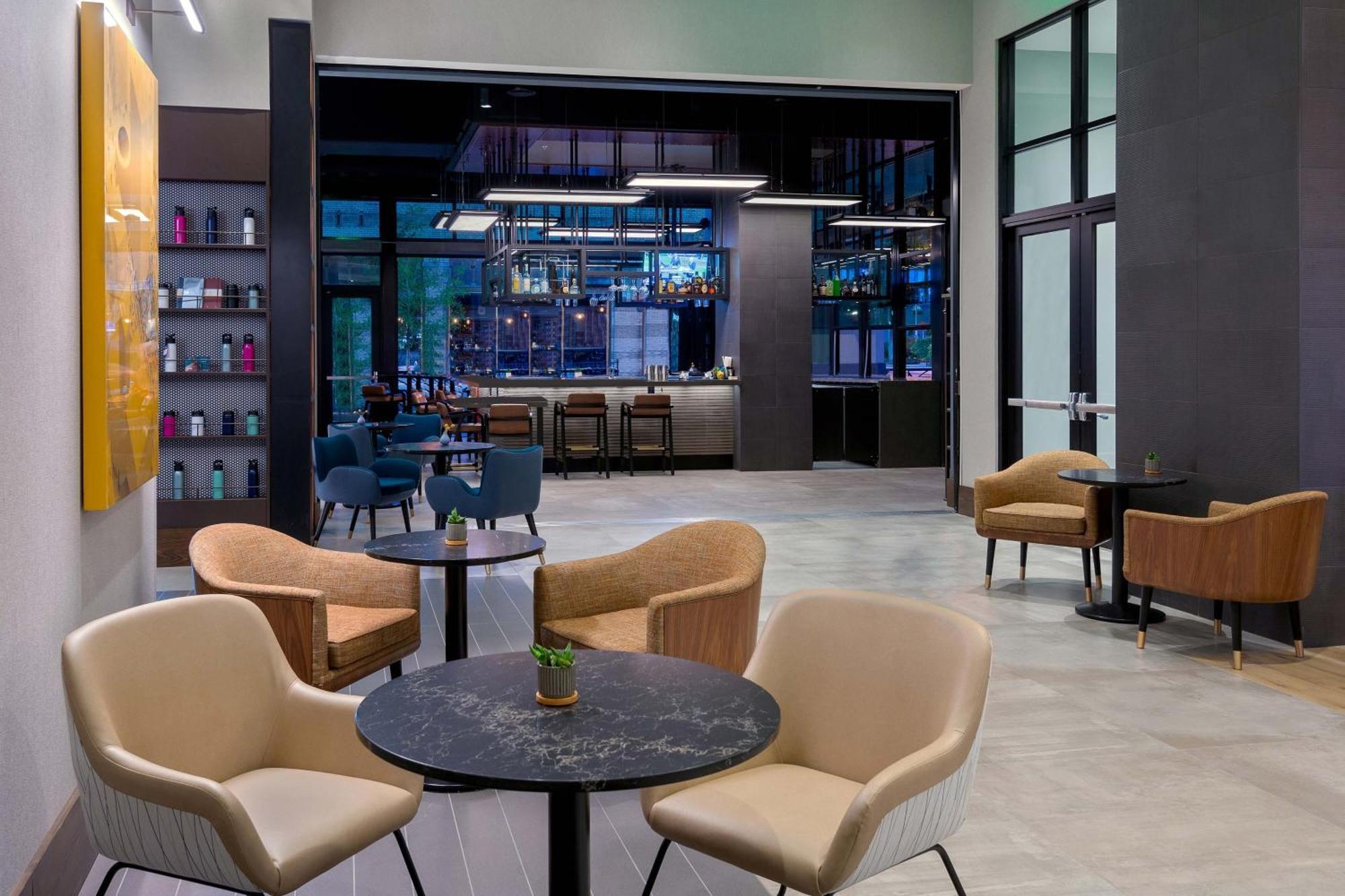 Courtyard By Marriott Atlanta Midtown Hotel Exterior foto