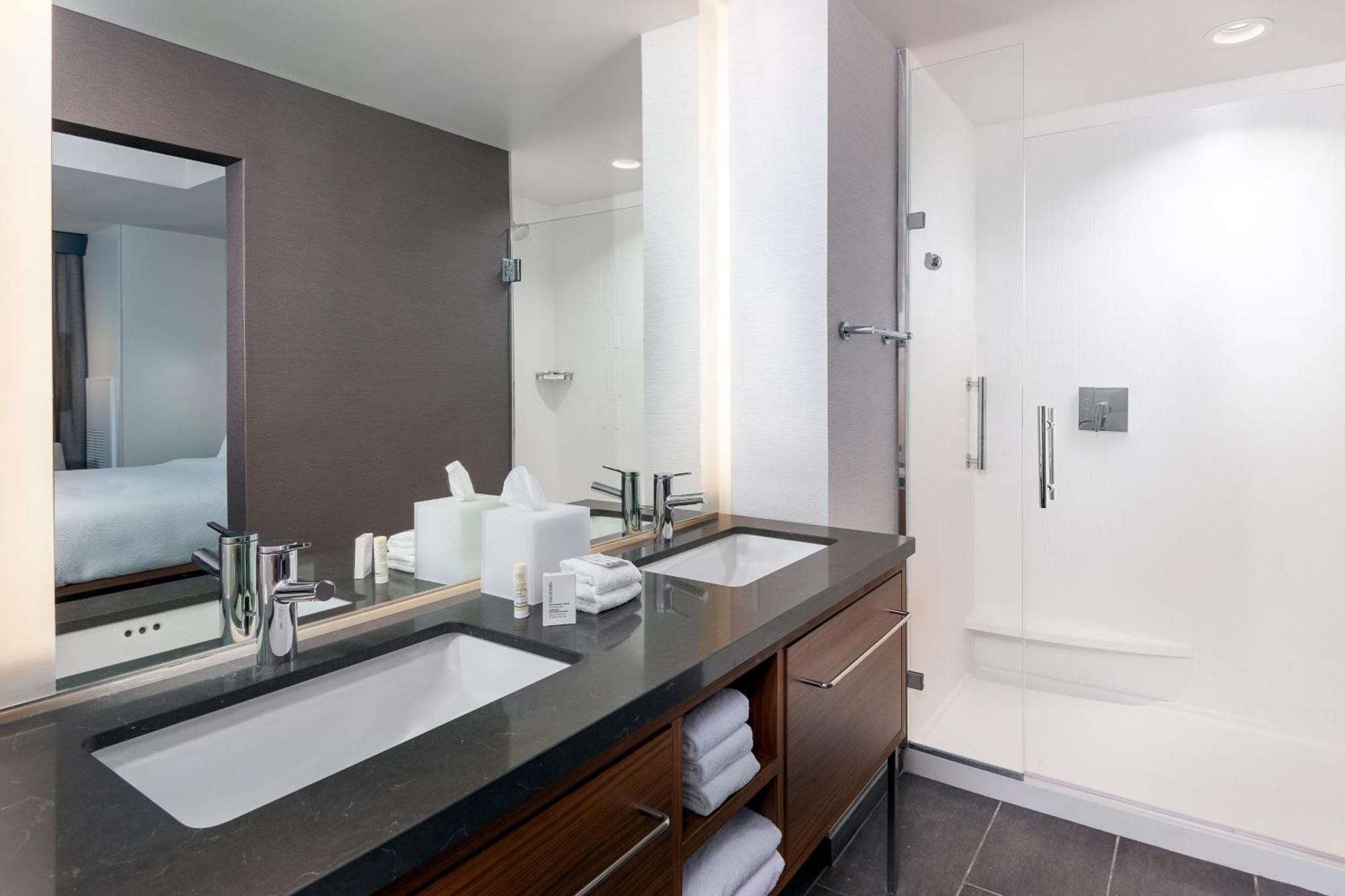 Courtyard By Marriott Atlanta Midtown Hotel Exterior foto