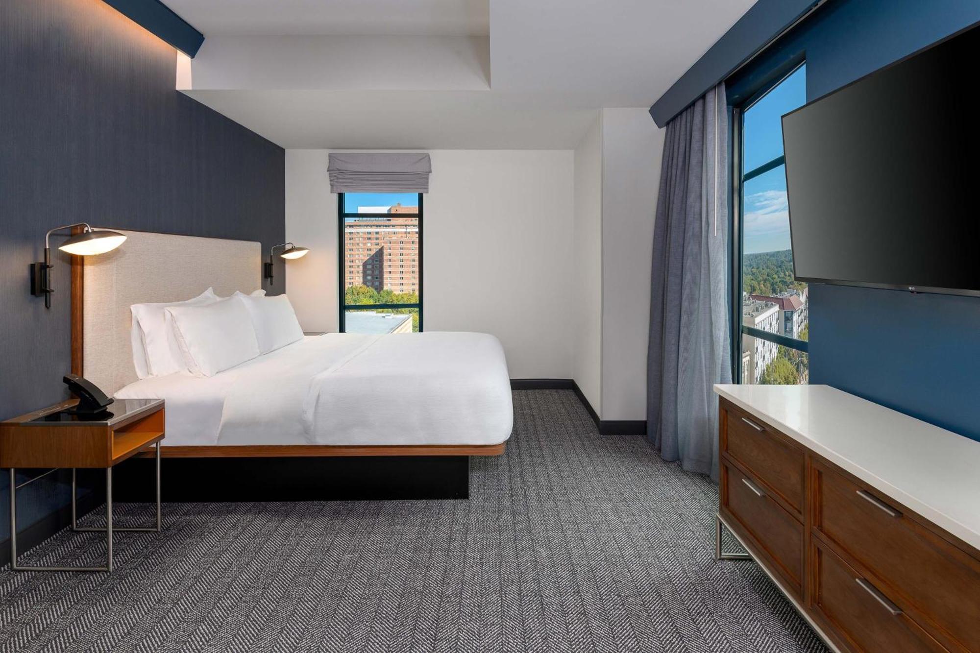 Courtyard By Marriott Atlanta Midtown Hotel Exterior foto